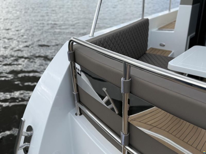Maxima 37 Cruiser