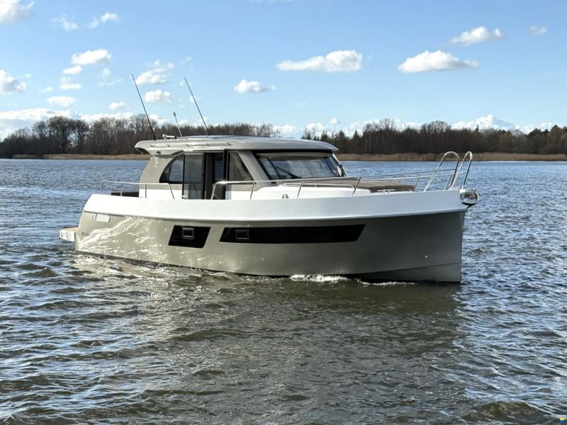 Maxima 37 Cruiser