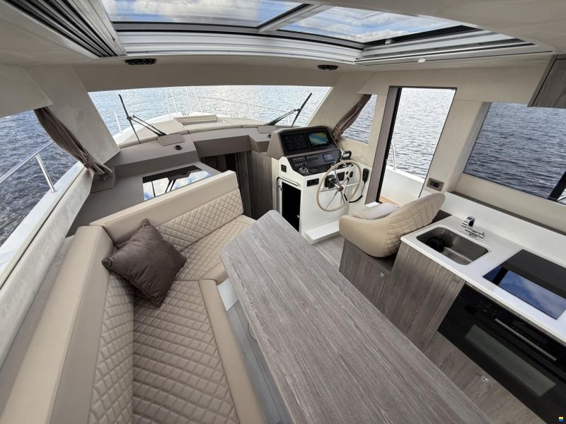Maxima 37 Cruiser