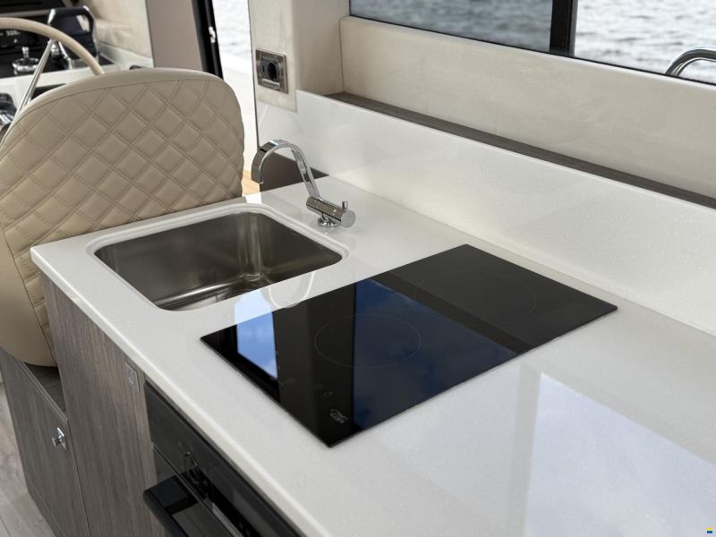 Maxima 37 Cruiser
