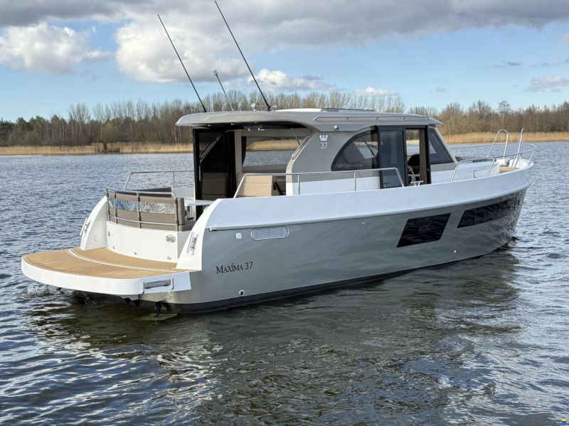 Maxima 37 Cruiser