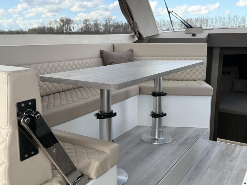 Maxima 37 Cruiser