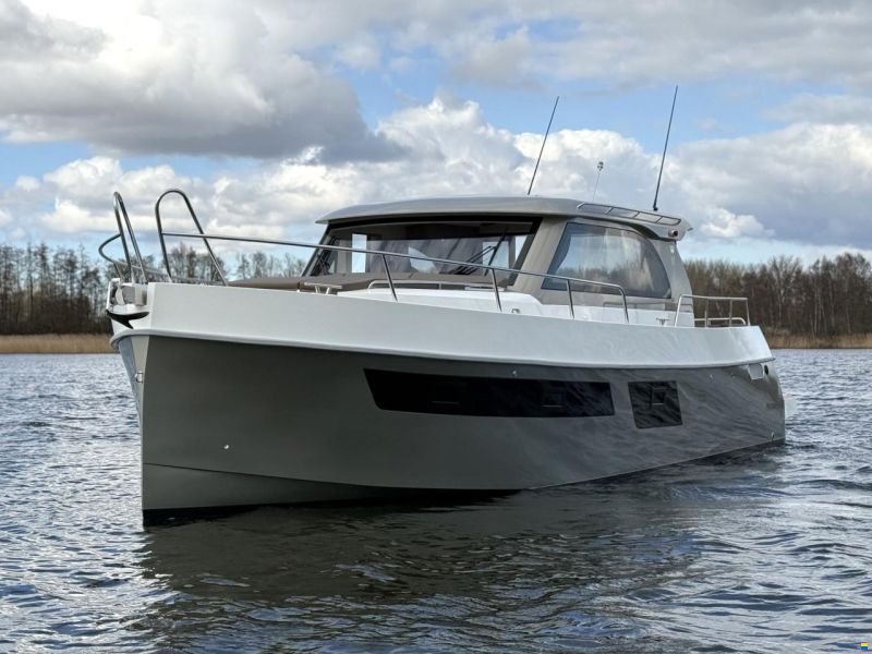 Maxima 37 Cruiser