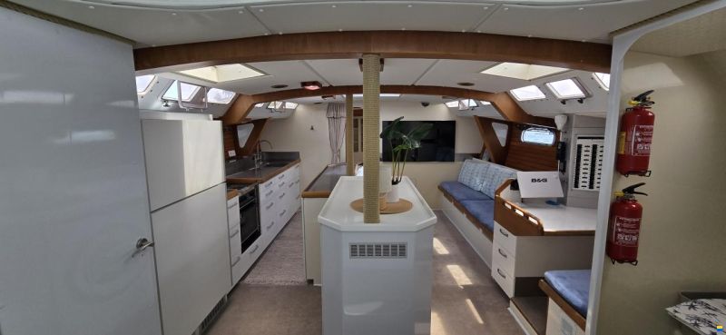 Via Marine VIA 52