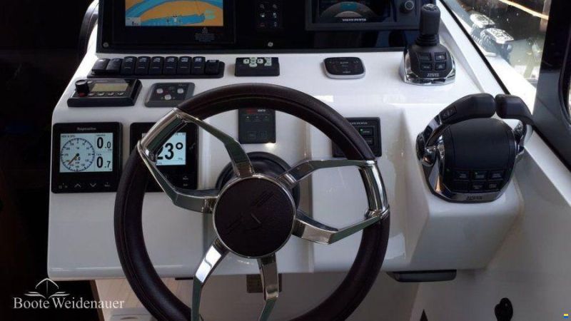 Sealine S330