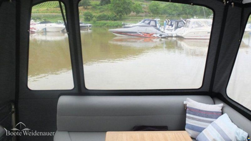 Sealine S330