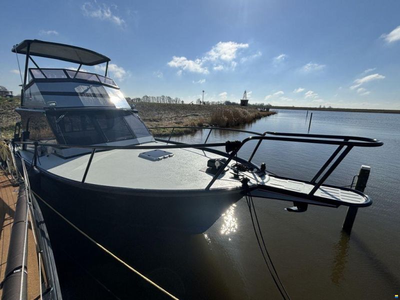 Striker 44