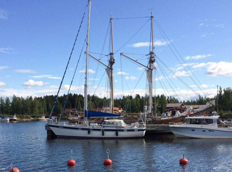 Hallberg-Rassy 42E