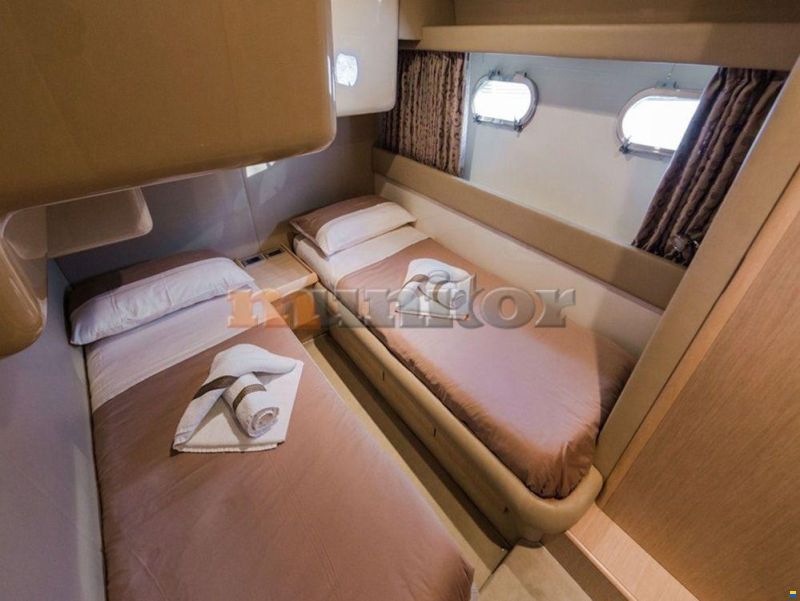 Ferretti 460 Fly