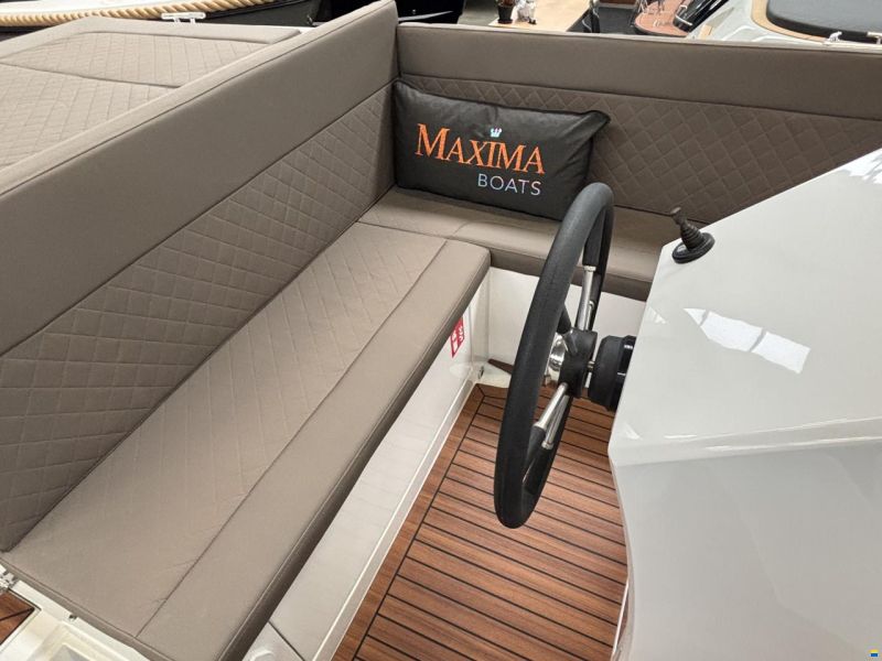Maxima 640 Tender
