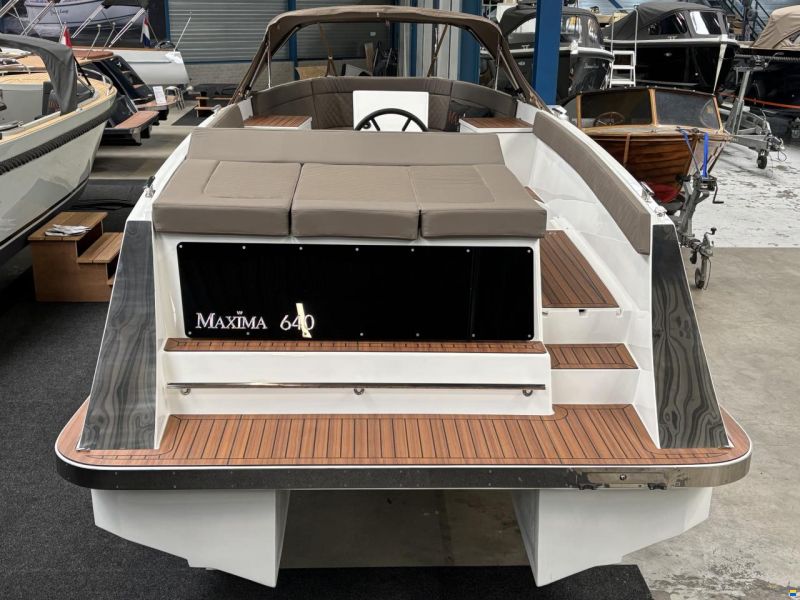 Maxima 640 Tender
