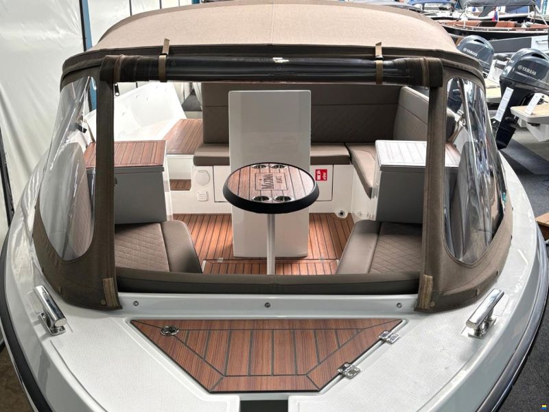 Maxima 640 Tender