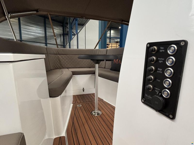 Maxima 640 Tender