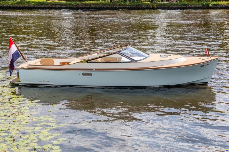 Long Island 29 Runabout
