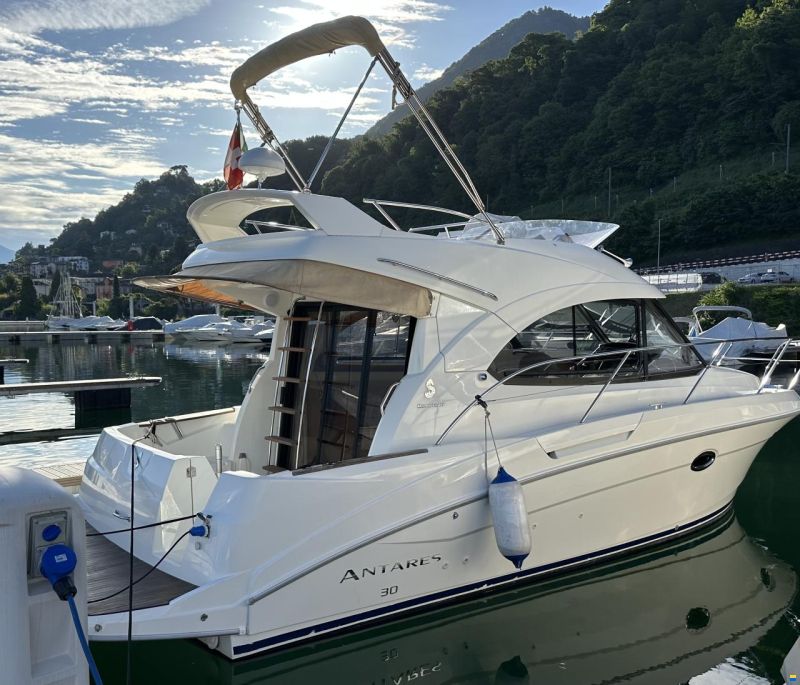 Beneteau Antares 30 Fly