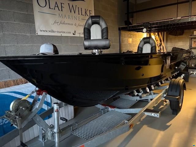 Crestliner 1650 Discovery Tiller
