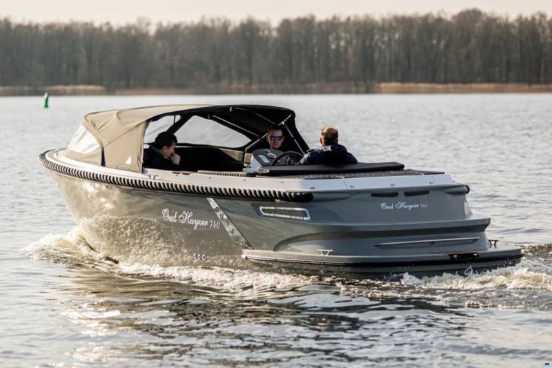 Oud-huijzer 740 Tender