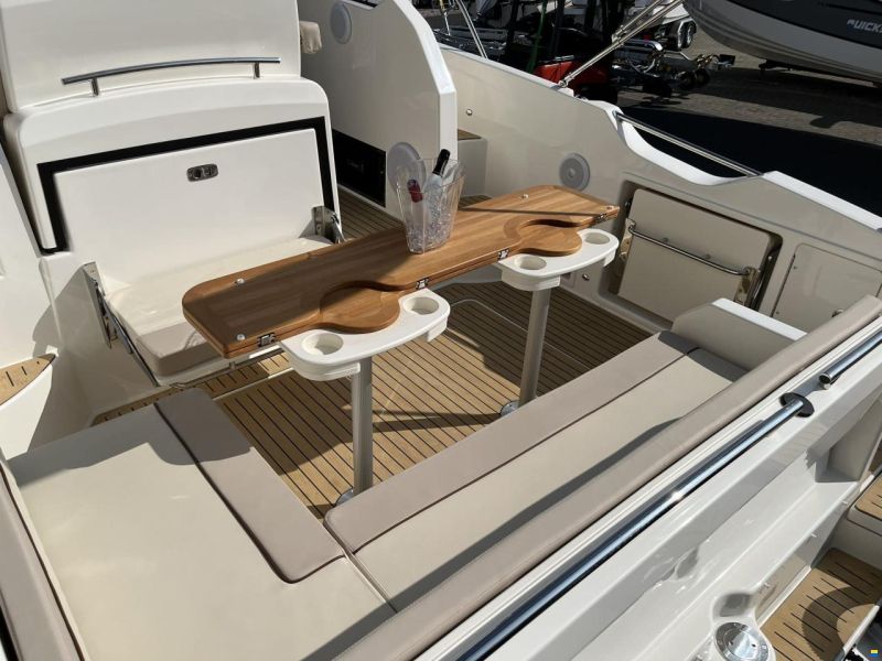 Quicksilver 875 Sundeck