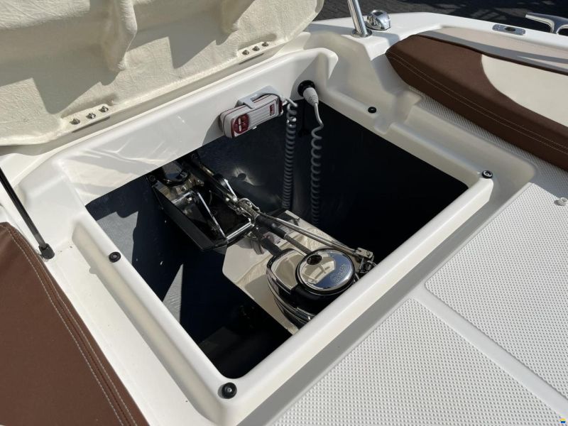 Quicksilver 875 Sundeck