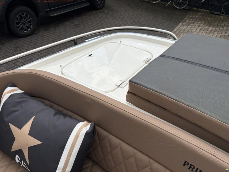 Primeur 715 Tender