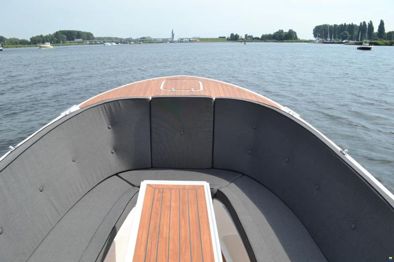 Primeur 710 Tender