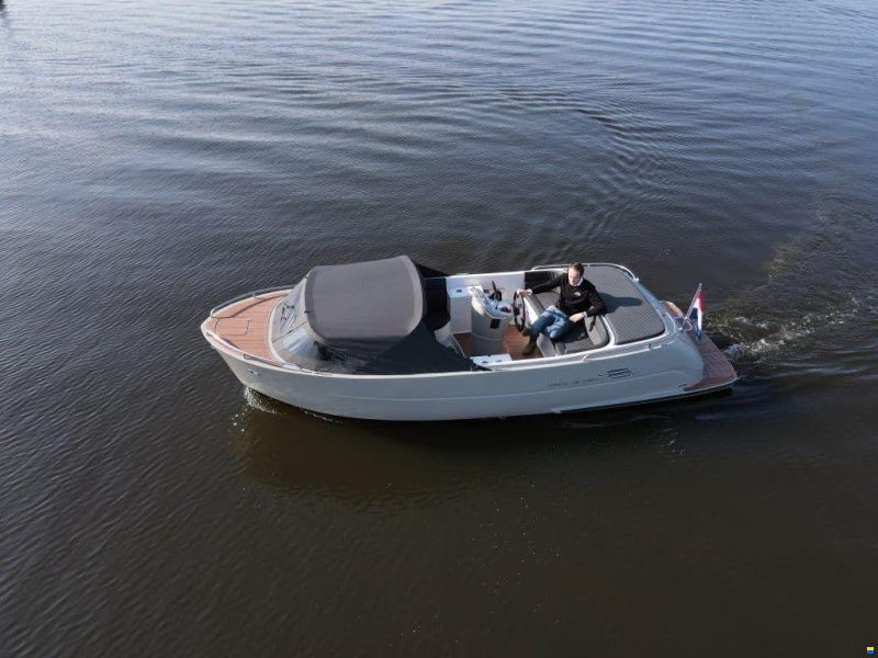 Primeur 710 Tender