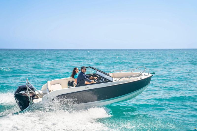 Quicksilver 555 Bowrider