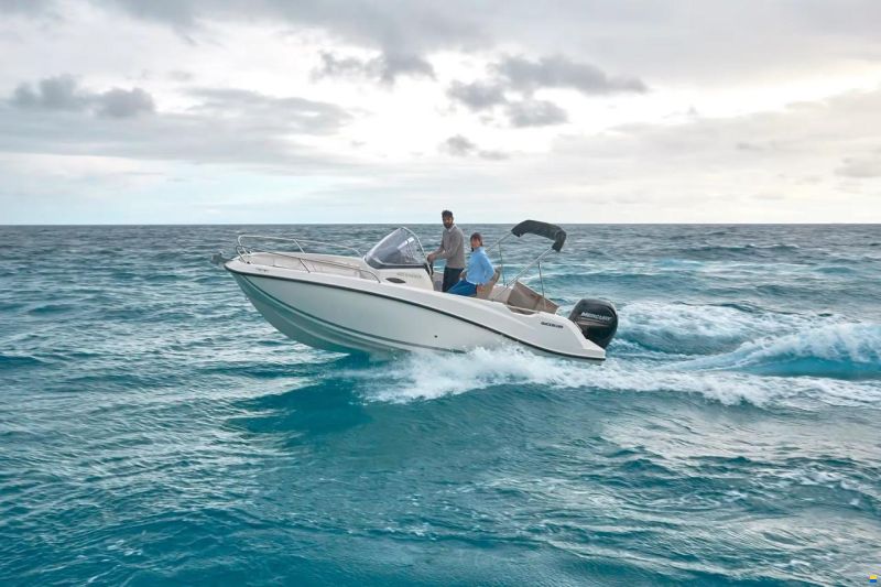 Quicksilver 605 Sundeck