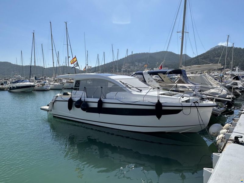 Sealine C335v