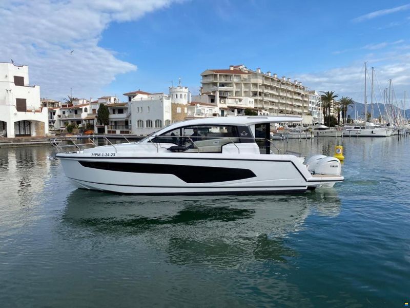 Sealine C335v