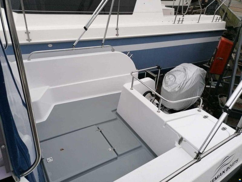 Lakeman Boats 540 Pilothouse