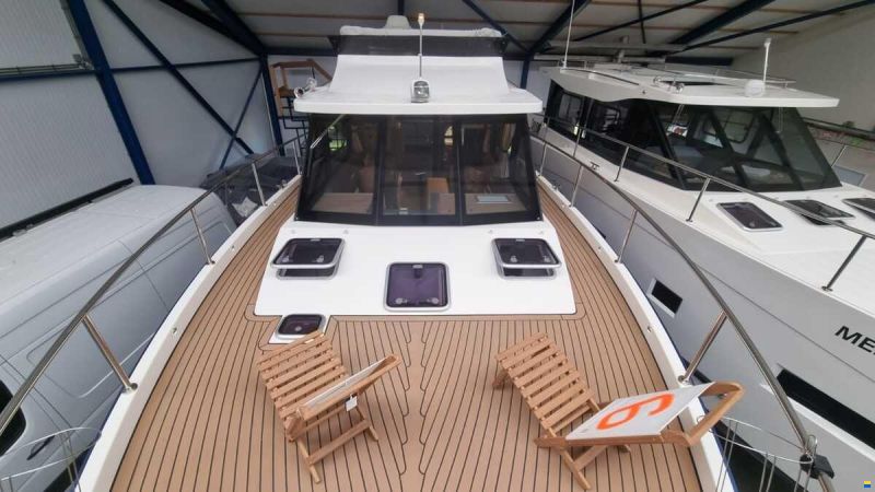 Cobra Futura 40