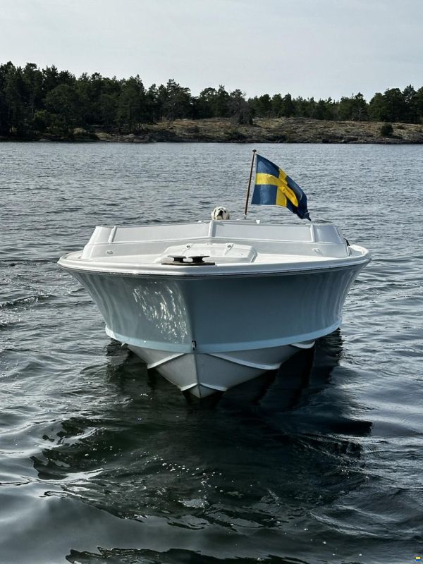 Bertram 25 Open