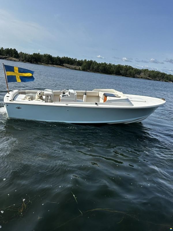Bertram 25 Open