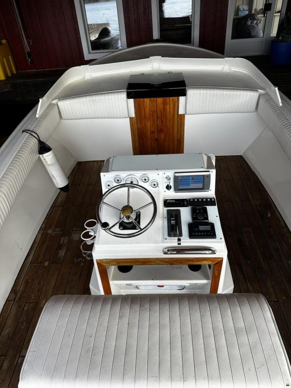Bertram 25 Open