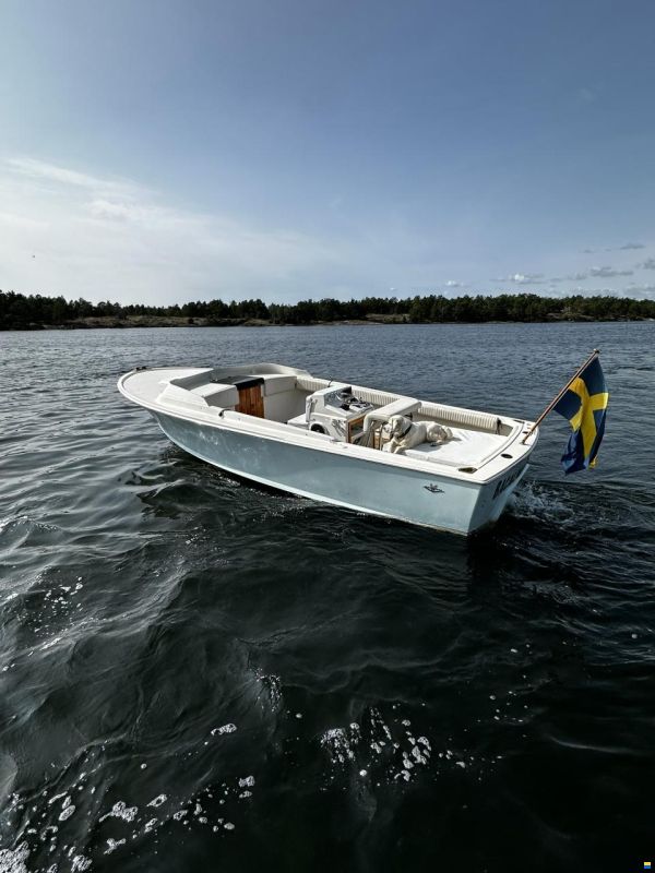 Bertram 25 Open