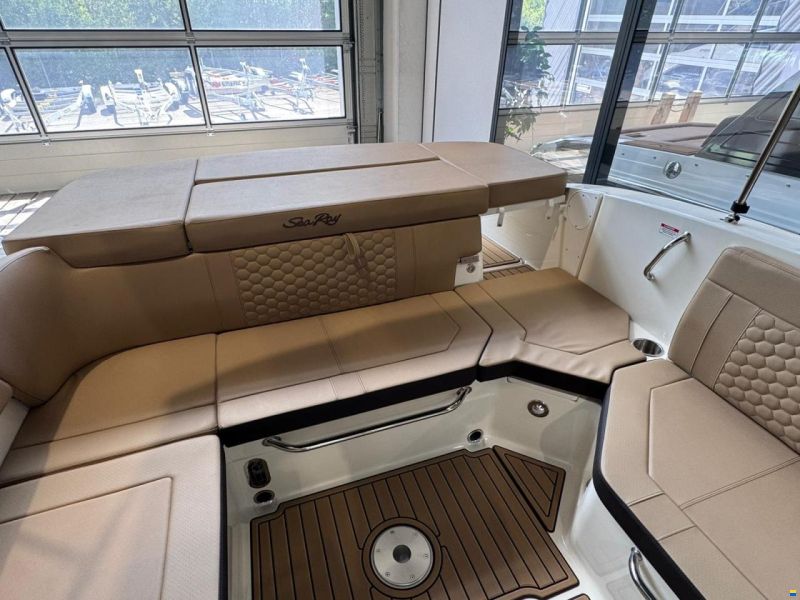 Sea Ray 230 SSE