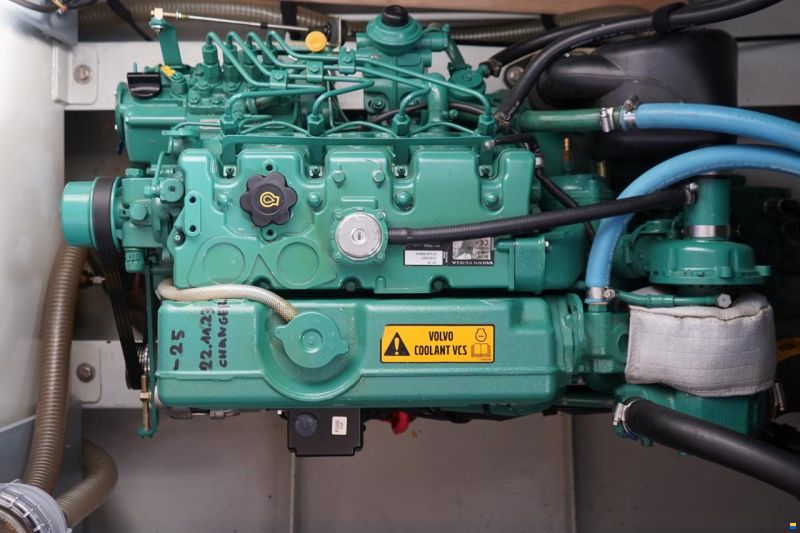 Linssen Grand Sturdy 34.9 AC "Victorinox"