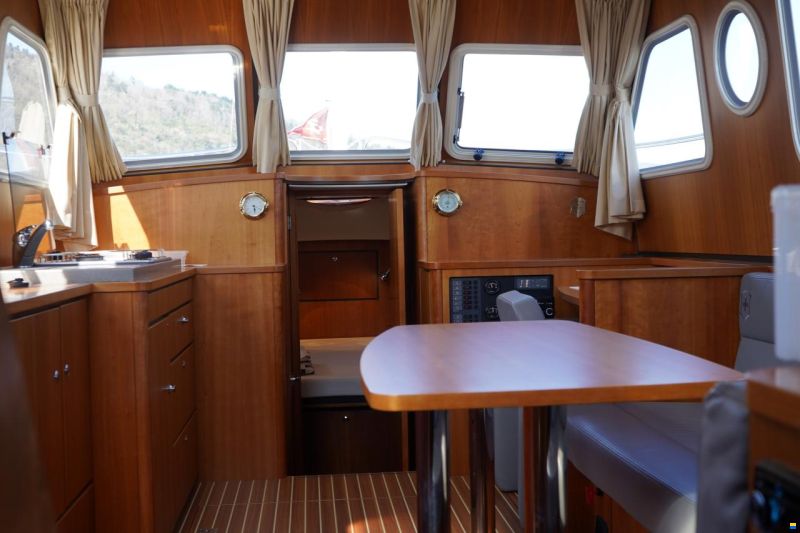 Linssen Grand Sturdy 34.9 AC "Victorinox"
