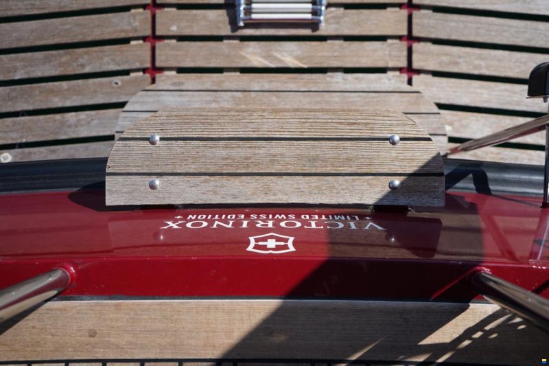 Linssen Grand Sturdy 34.9 AC "Victorinox"