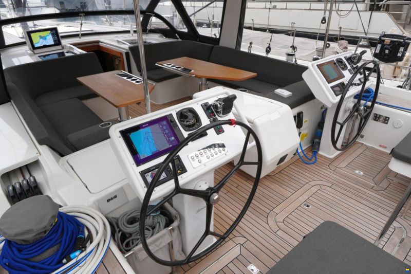 Hanse 675