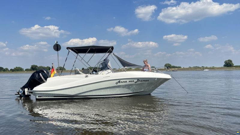 Quicksilver 635 Commander