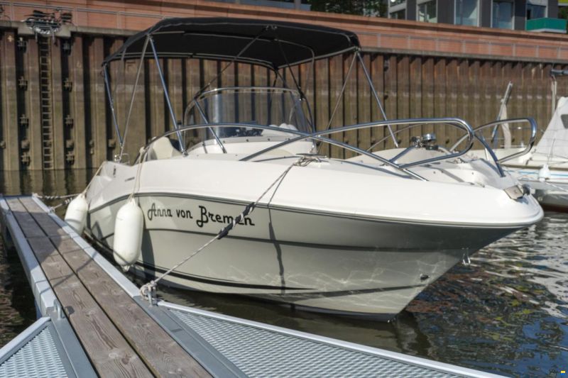 Quicksilver 635 Commander