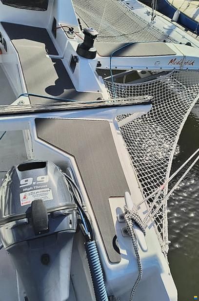 Farrier F32R-S folding trimaran