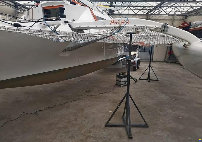 Farrier F32R-S folding trimaran