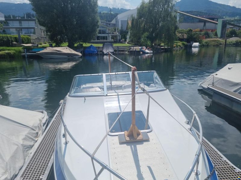 Invader Motorboot