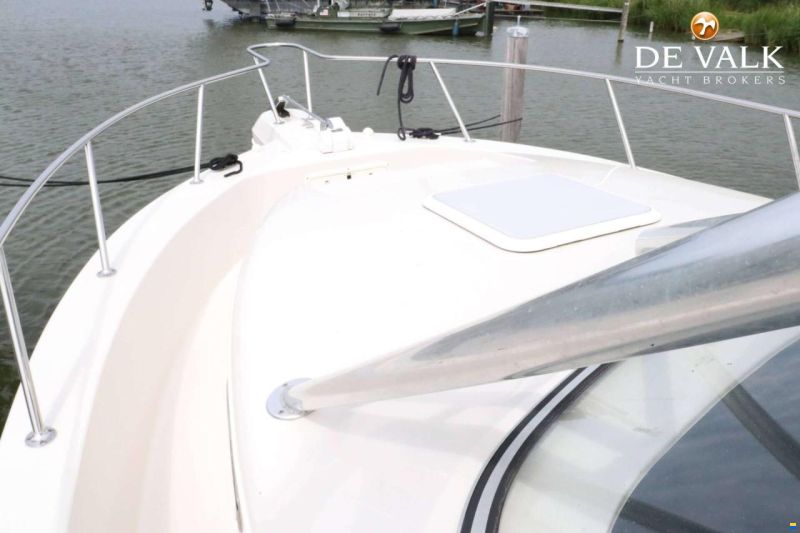 Pro Line 29 Walkaround Mid Cabin
