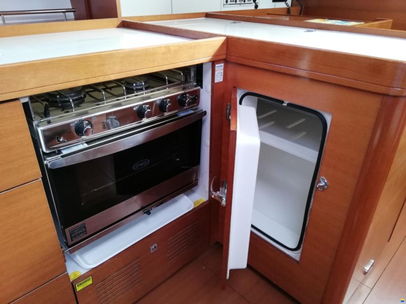 Dufour 450