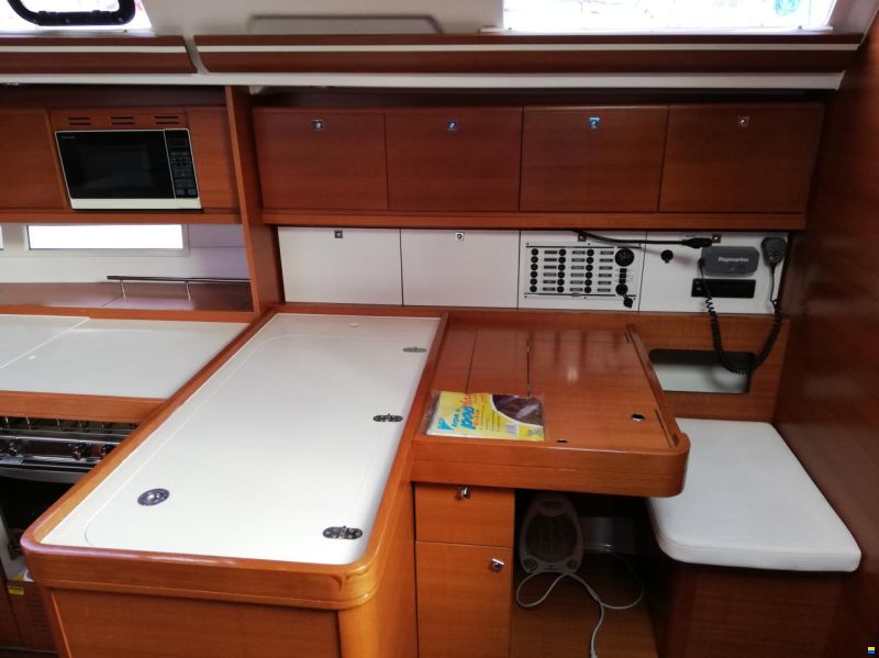 Dufour 450