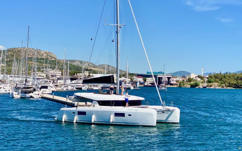 Lagoon 42